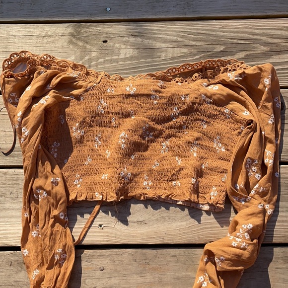 Cute cream off the shoulder top - Picture 3 of 3